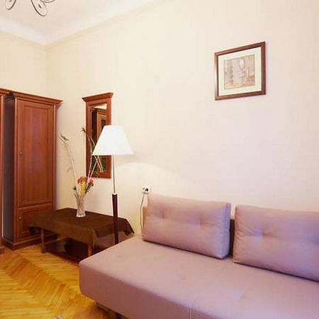 Pylnykarska 6 Apartment ลวีฟ ภายนอก รูปภาพ
