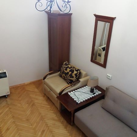 Pylnykarska 6 Apartment ลวีฟ ภายนอก รูปภาพ