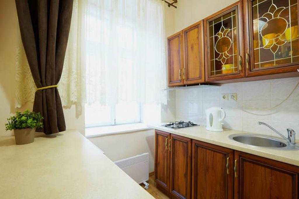 Pylnykarska 6 Apartment ลวีฟ ภายนอก รูปภาพ