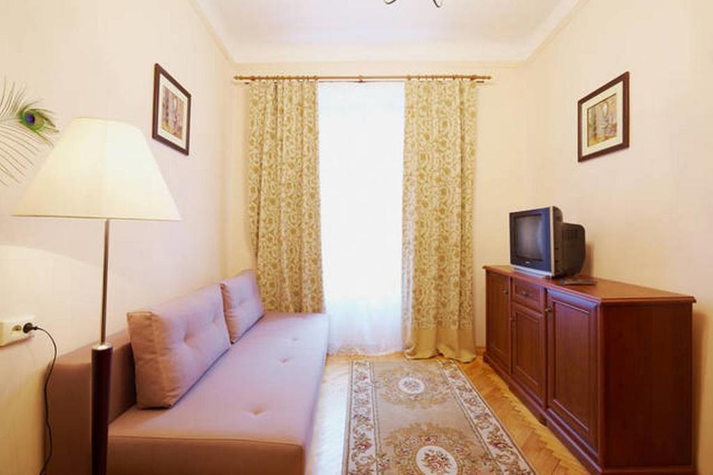 Pylnykarska 6 Apartment ลวีฟ ภายนอก รูปภาพ