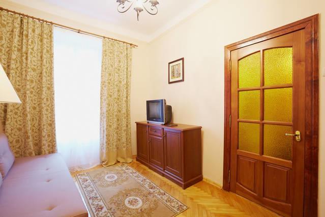 Pylnykarska 6 Apartment ลวีฟ ภายนอก รูปภาพ