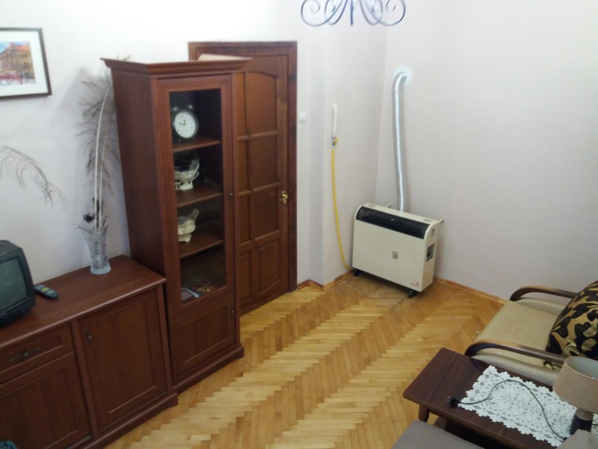 Pylnykarska 6 Apartment ลวีฟ ภายนอก รูปภาพ